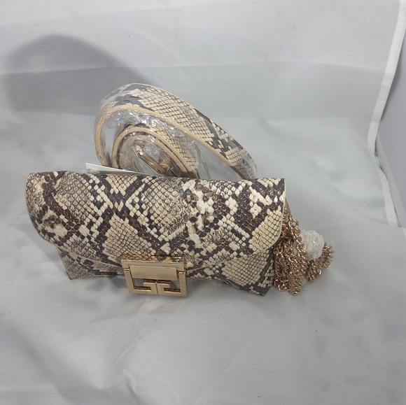 Purse/Fanny Pack - Picture 8 of 12